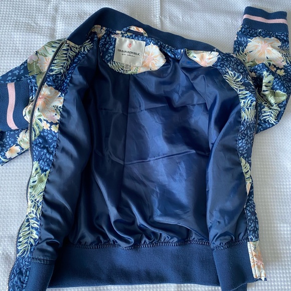 Urban Republic Sateen Girls Size M(10/12) Floral Botanical Printed Bomber Jacket - Picture 8 of 12